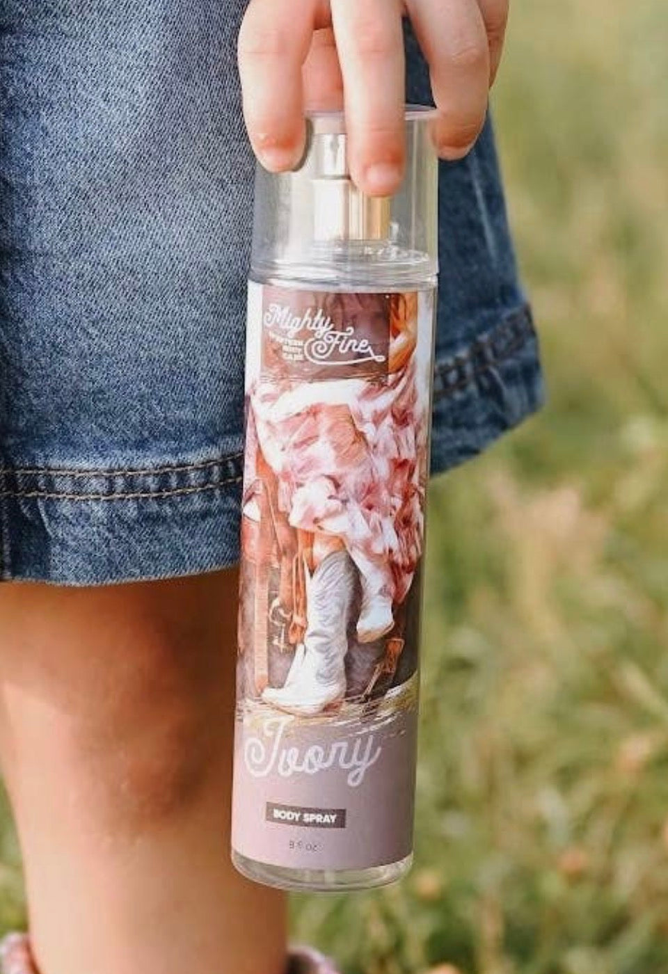 Ivory Floral Pastures Body Spray
